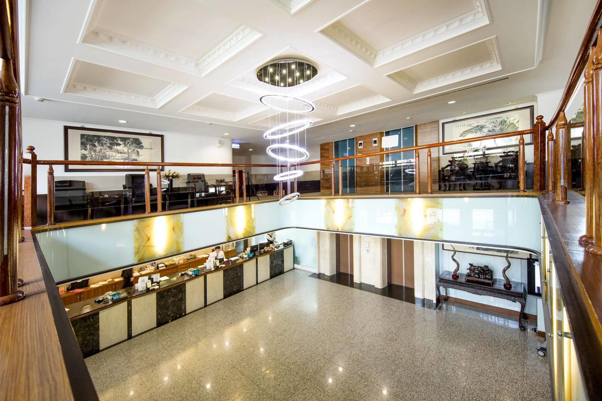 Ful Won Hotel Taichung Exterior foto